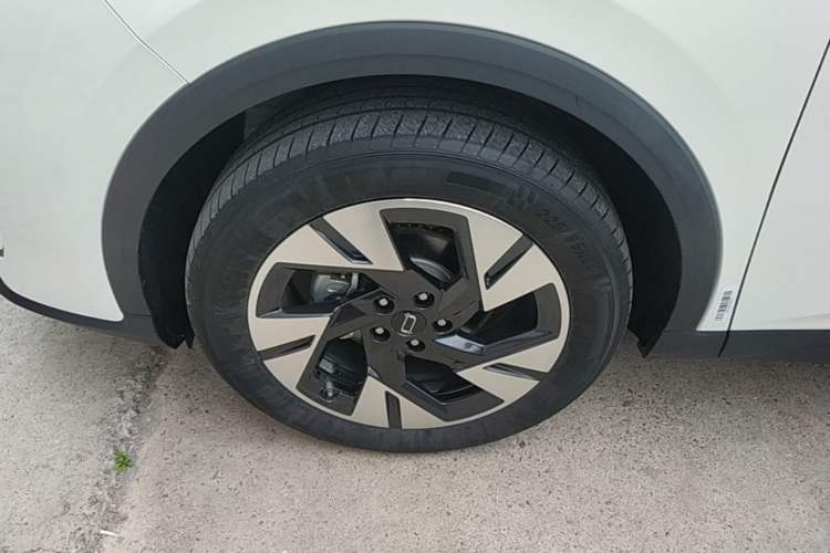 Used Bestune Yueyi 07 2025 210km Leisure Edition Left Front Wheel Hub