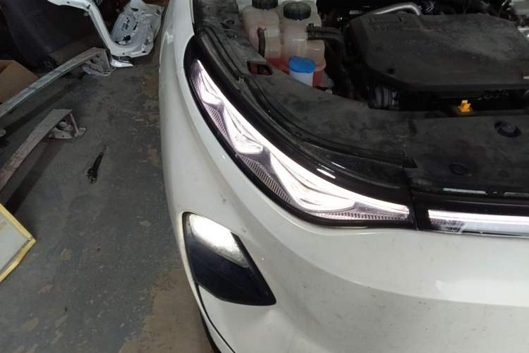 Used Bestune Yueyi 07 2025 210km Leisure Edition Right Front Headlight