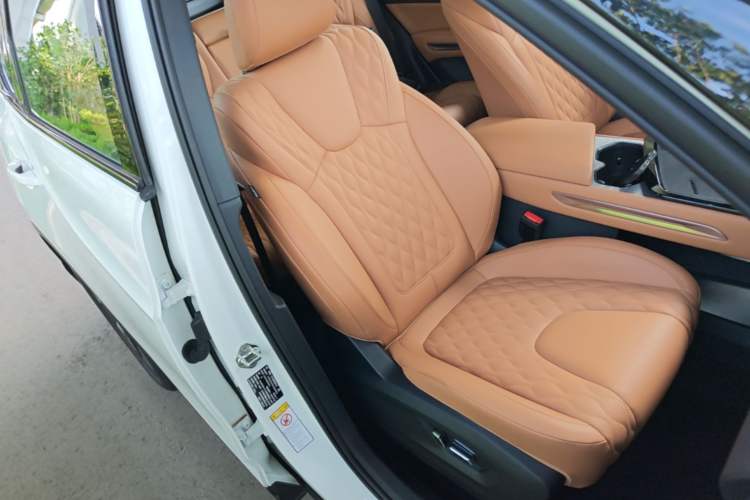 Used Bestune Yueyi 07 2025 210km Leisure Edition Right Front Seat