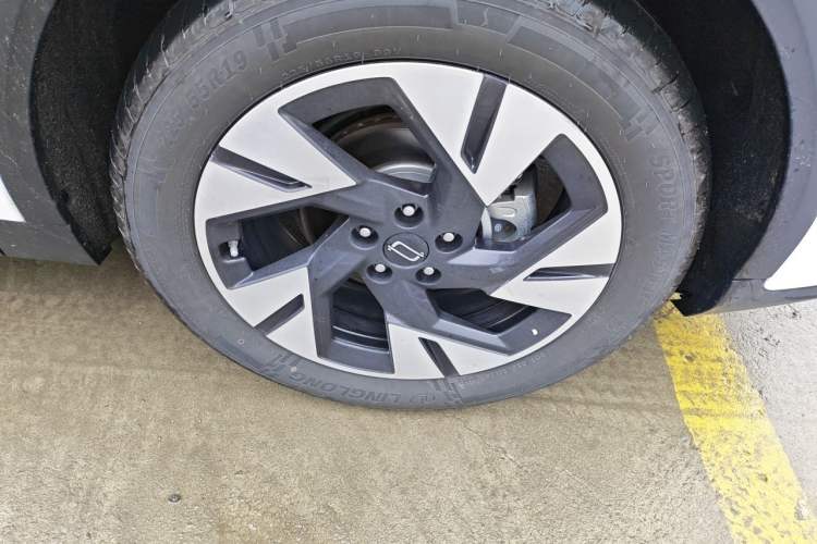 Used Bestune Yueyi 07 2025 210km Leisure Edition Right Front Wheel Hub