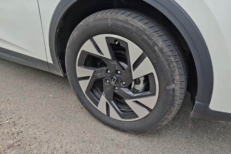Used Bestune Yueyi 07 2025 210km Joyful Edition Right Front Wheel Hub