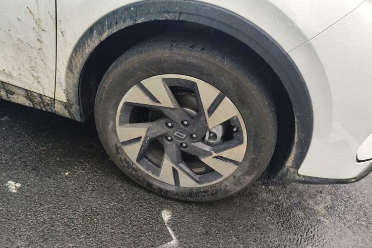 Used Bestune Yueyi 07 2025 210km Leisure Edition Right Front Wheel Hub
