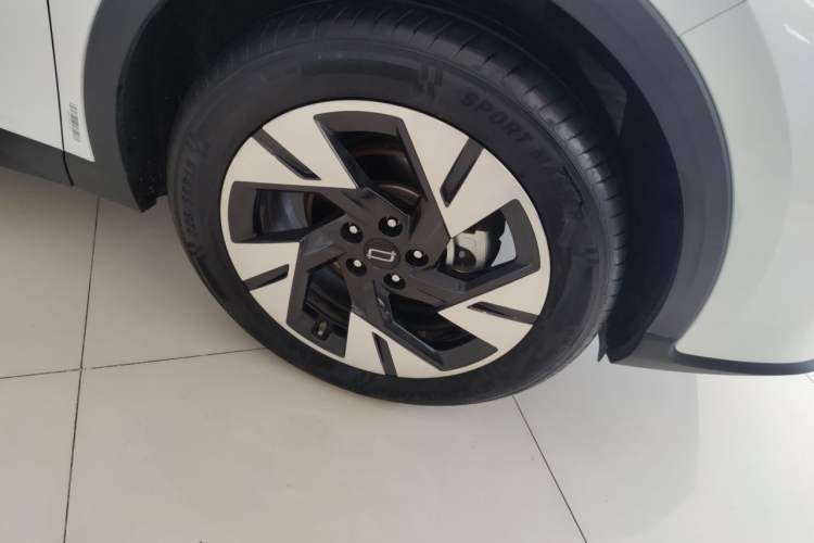 Used Bestune Yueyi 07 2025 210km Leisure Edition Right Front Wheel Hub