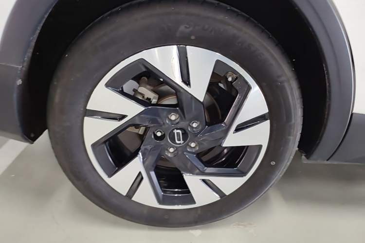 Used Bestune Yueyi 07 2025 210km Leisure Edition Right Rear Wheel Hub