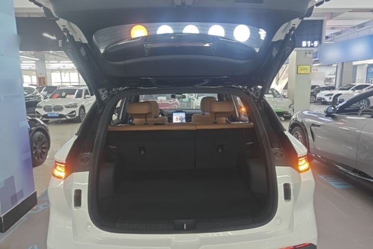 Used Bestune Yueyi 07 2025 210km Leisure Edition Trunk