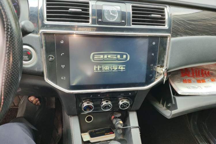 Used Bisu M3 2017 1.5L Luxury Model Audio And AC Panel