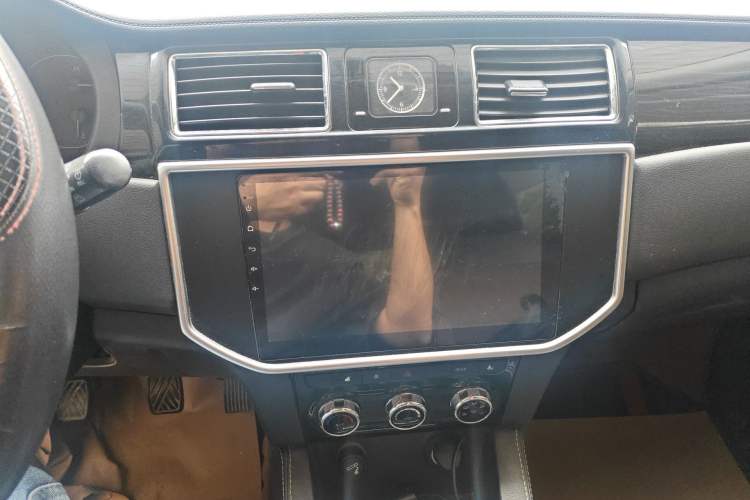 Used Bisu M3 2017 1.5L Luxury Model Audio And AC Panel