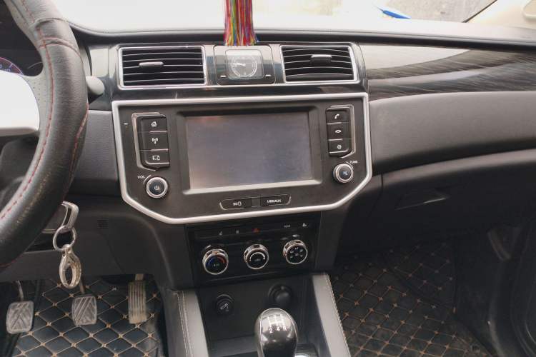 Used Bisu M3 2017 1.5L Luxury Model Audio And AC Panel