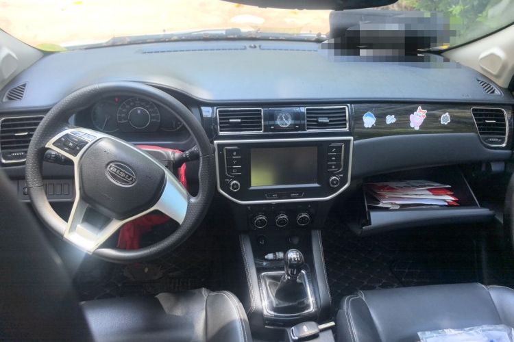 Used Bisu M3 2017 1.5L Luxury Model Center Console