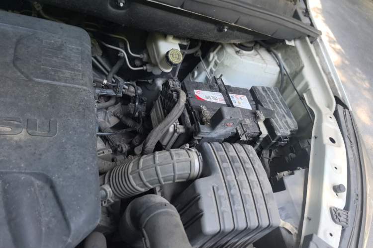 Used Bisu M3 2017 1.5L Luxury Model Engine Bay Left