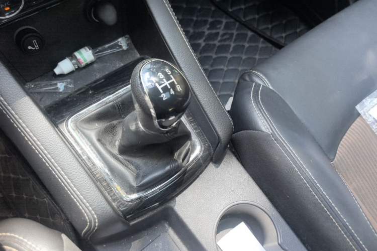Used Bisu M3 2017 1.5L Luxury Model Gear Lever