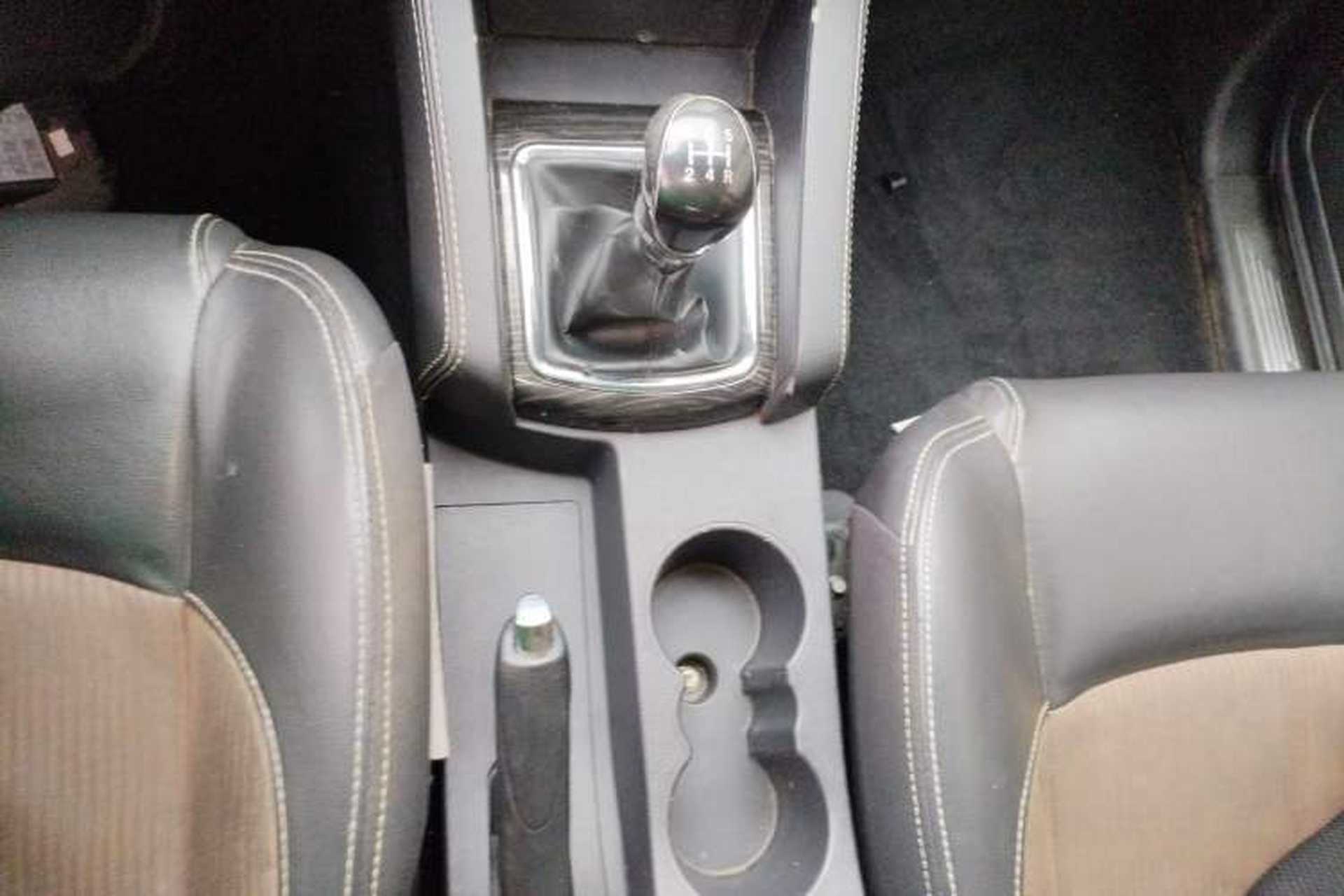 Used Bisu M3 2017 1.5L Luxury Model Gear Lever