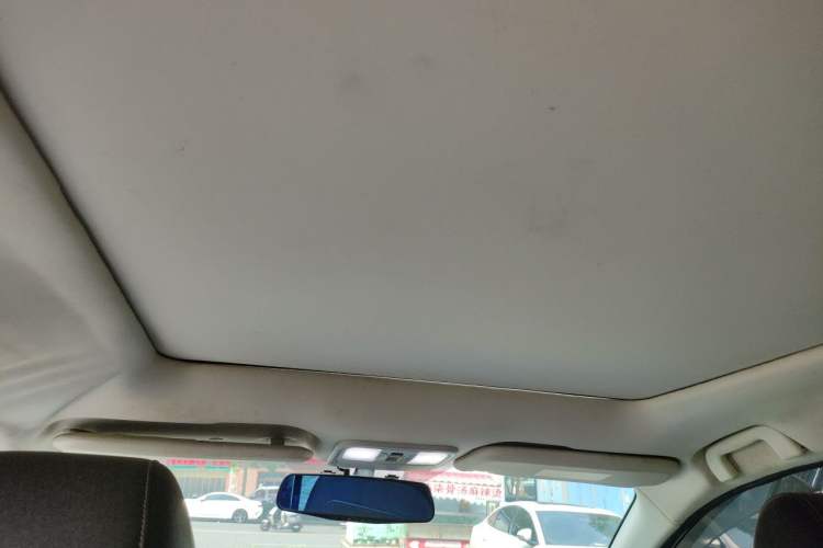 Used Bisu M3 2017 1.5L Luxury Model Headliner