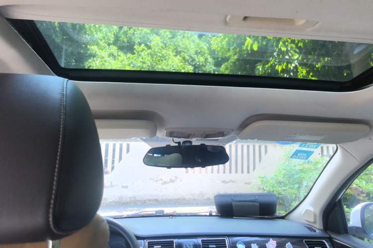 Used Bisu M3 2017 1.5L Luxury Model Headliner
