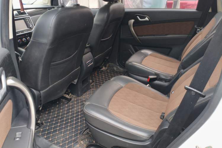 Used Bisu M3 2017 1.5L Luxury Model Interior 4