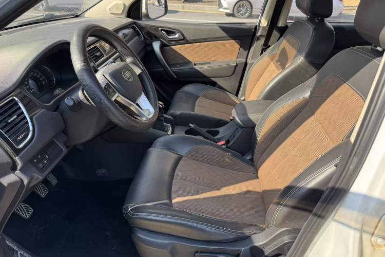Used Bisu M3 2017 1.5L Luxury Model Interior 4