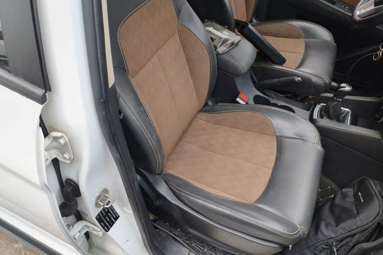 Used Bisu M3 2017 1.5L Luxury Model Right Front Seat