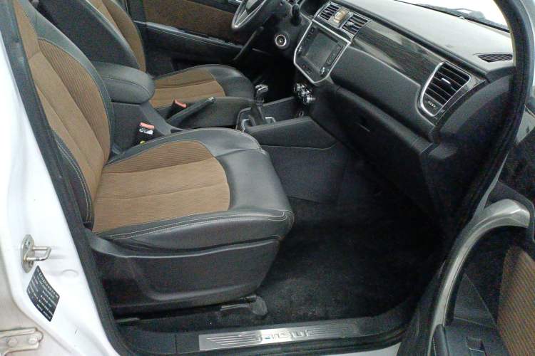 Used Bisu M3 2017 1.5L Luxury Model Right Front Seat