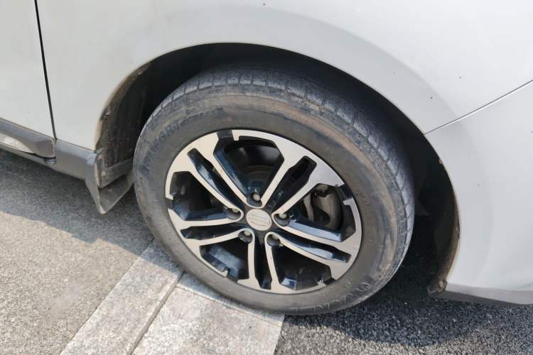 Used Bisu M3 2017 1.5L Luxury Model Right Front Wheel Hub
