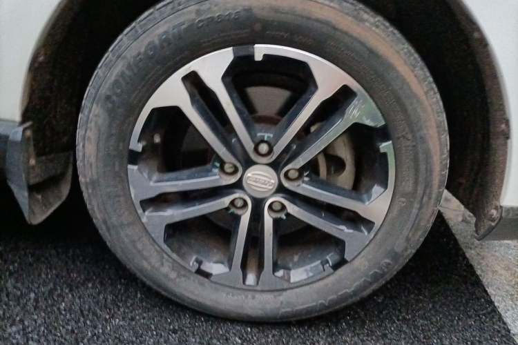 Used Bisu M3 2017 1.5L Luxury Model Right Front Wheel Hub
