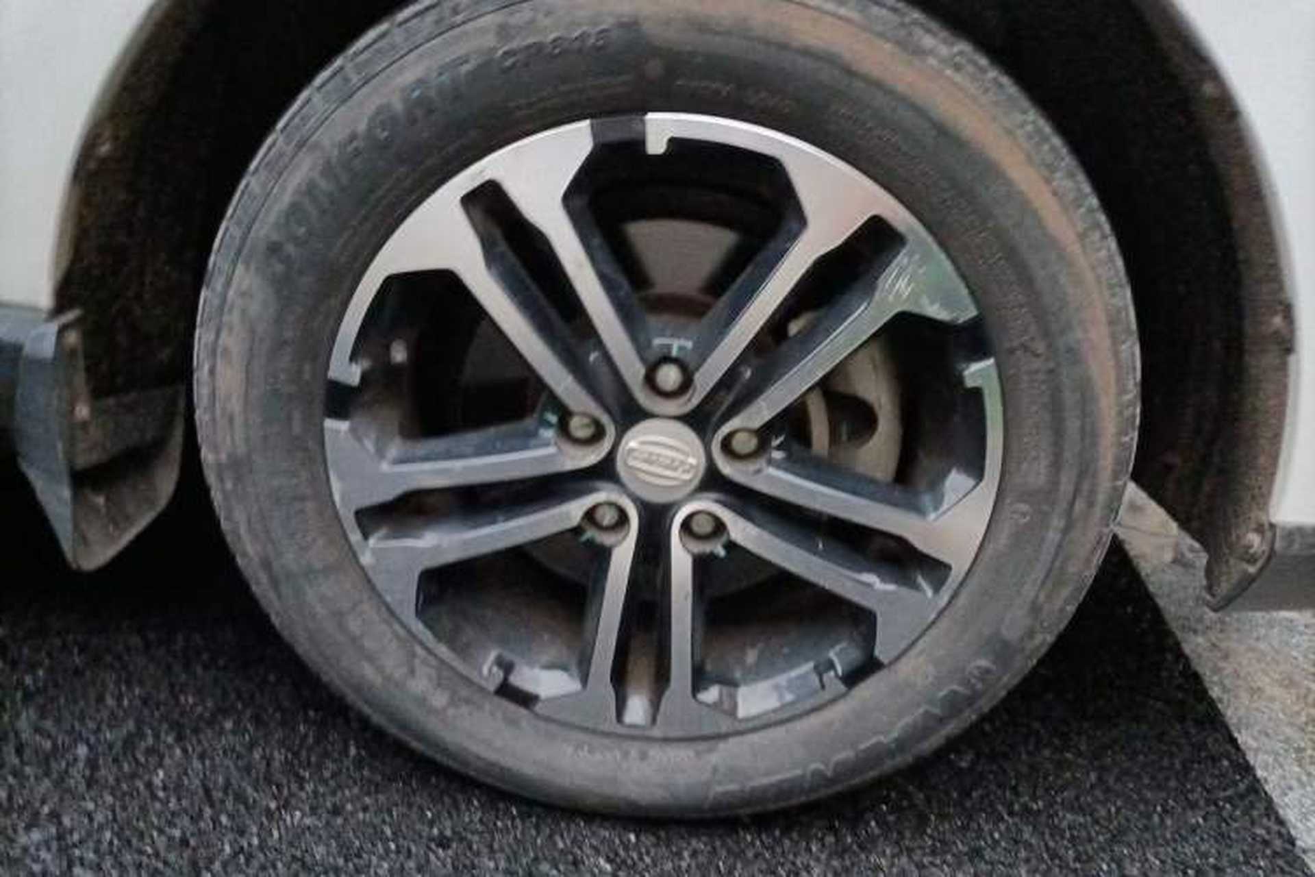 Used Bisu M3 2017 1.5L Luxury Model Right Front Wheel Hub