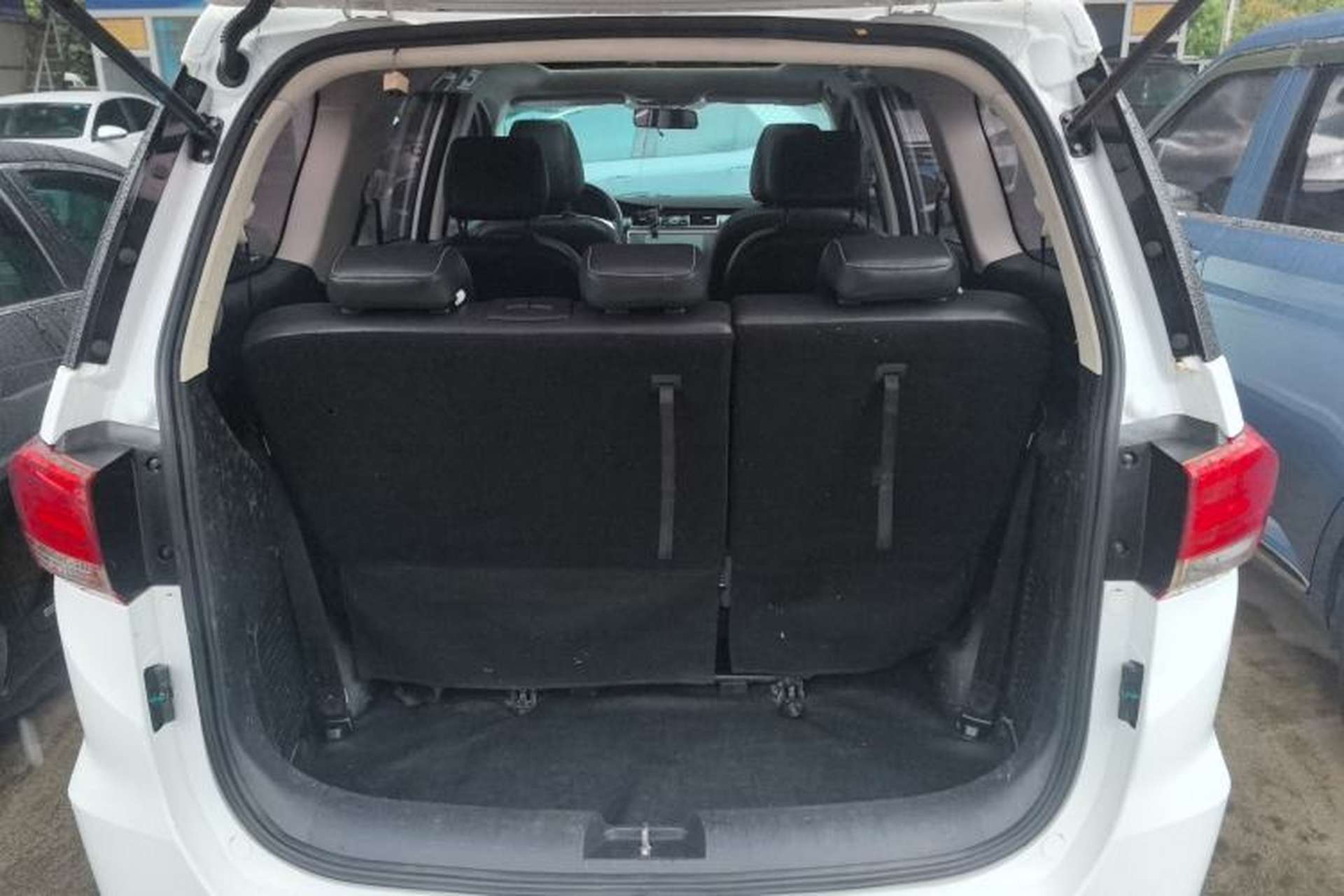 Used Bisu M3 2017 1.5L Luxury Model Trunk