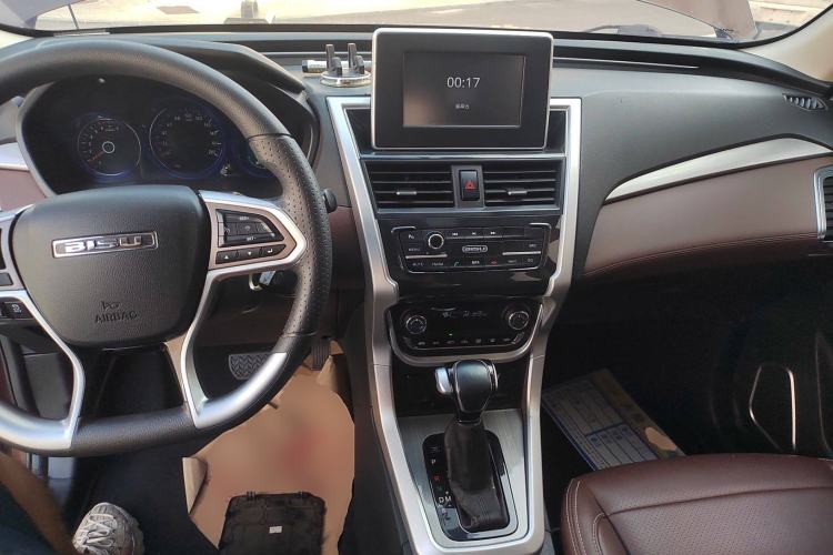 Used Bisu T3 2017 1.3T CVT Luxury Model Center Console