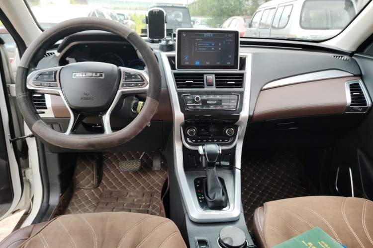 Used Bisu T3 2017 1.3T CVT Luxury Model Center Console