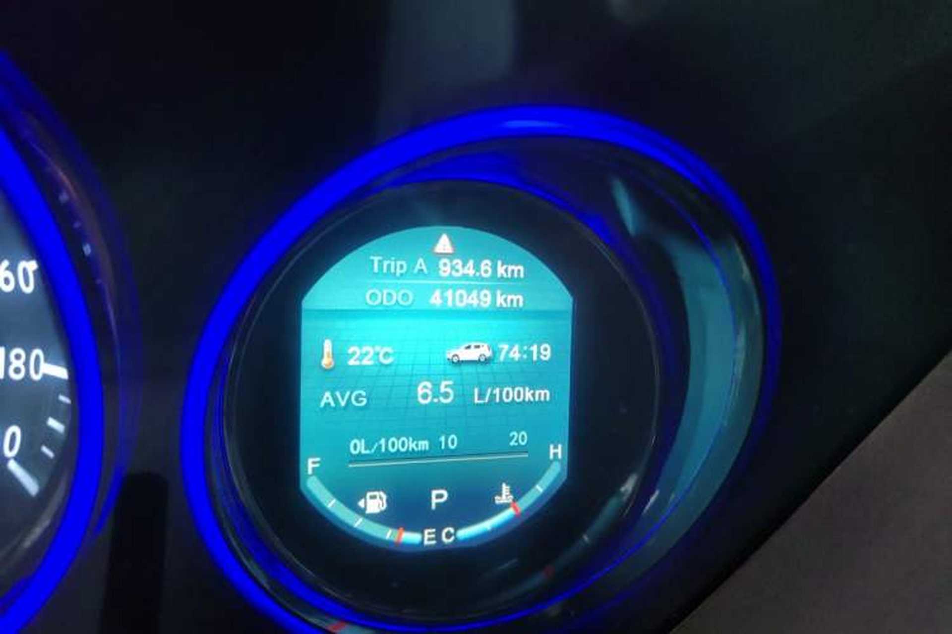Used Bisu T3 2017 1.3T CVT Flagship Model Odometer Close Up