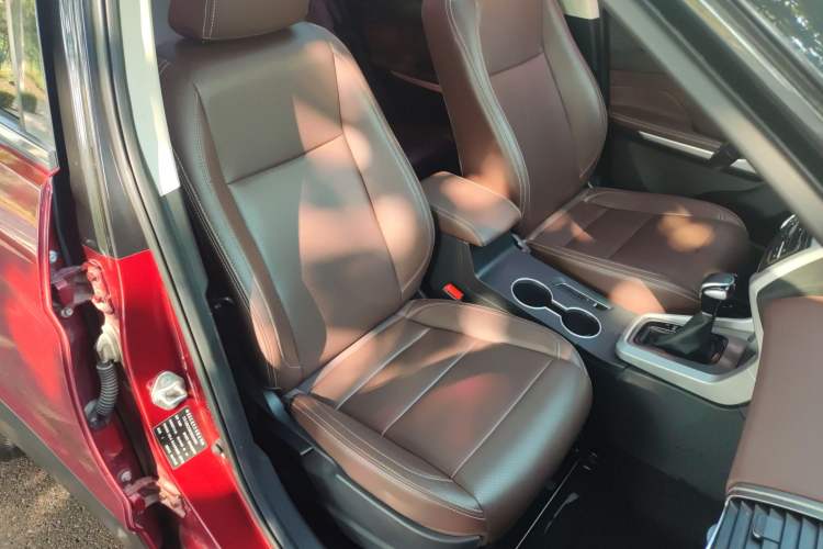 Used Bisu T3 2017 1.3T CVT Flagship Model Right Front Seat