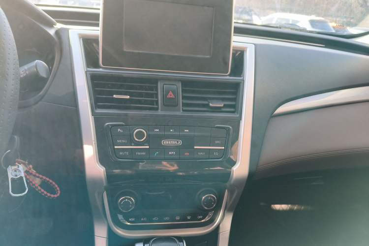 Used Bisu T3 2017 1.3T CVT Luxury Model Audio And AC Panel