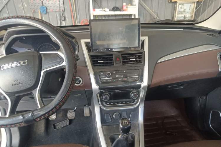 Used Bisu T3 2017 1.3T Manual Luxury Model Audio And AC Panel
