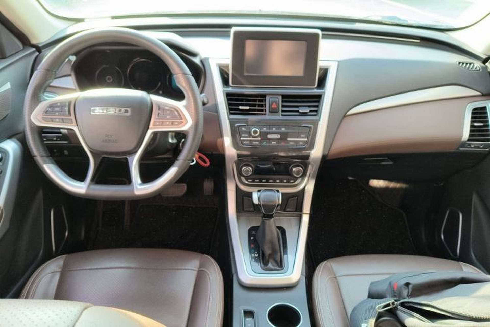 Used Bisu T3 2017 1.3T CVT Luxury Model Center Console