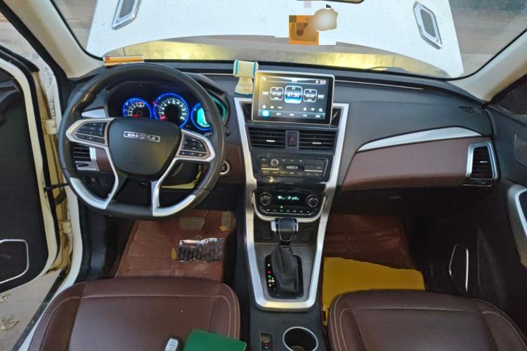 Used Bisu T3 2017 1.3T CVT Luxury Model Center Console