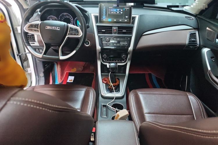 Used Bisu T3 2017 1.3T CVT Luxury Model Center Console