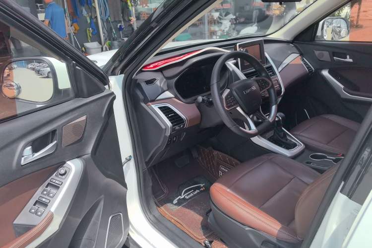 Used Bisu T3 2017 1.3T CVT Luxury Model Interior 2