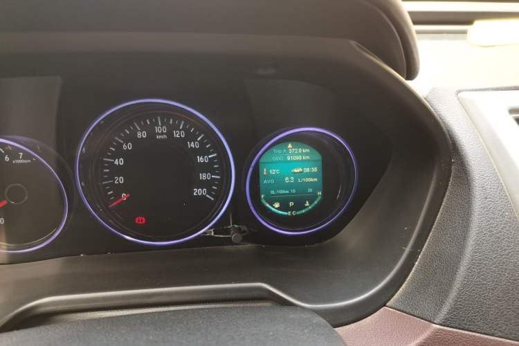 Used Bisu T3 2017 1.3T CVT Luxury Model Odometer Close Up