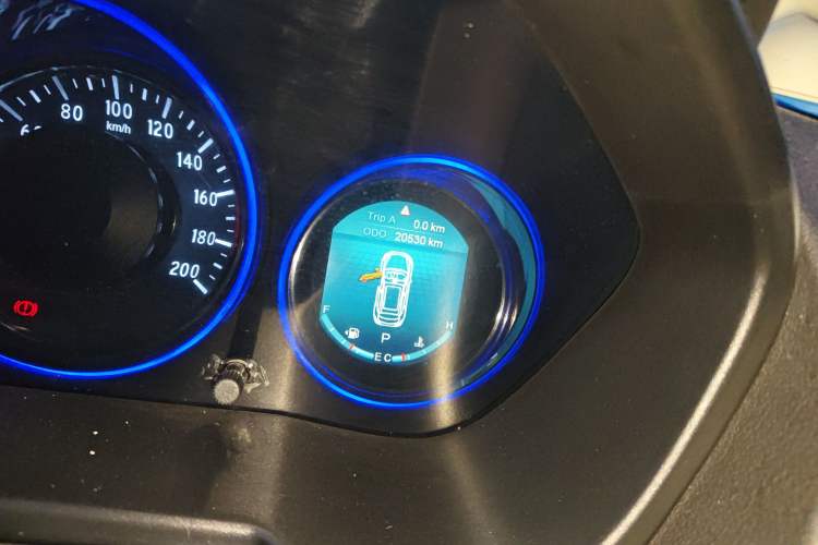 Used Bisu T3 2017 1.3T CVT Luxury Model Odometer Close Up