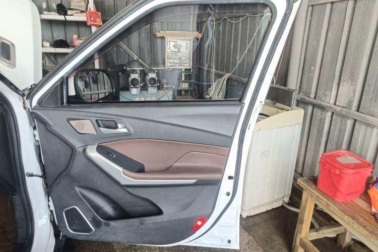 Used Bisu T3 2017 1.3T Manual Luxury Model Right Front Door Interior