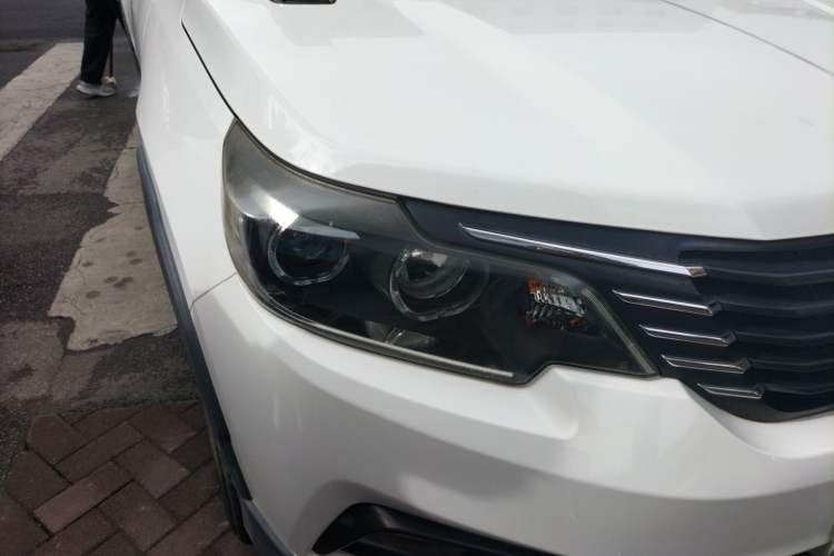 Used Bisu T3 2017 1.3T CVT Luxury Model Right Front Headlight