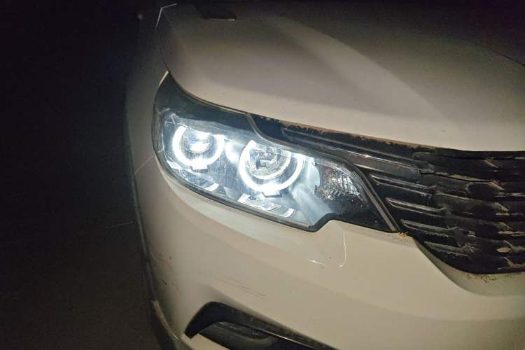Used Bisu T3 2017 1.3T CVT Luxury Model Right Front Headlight