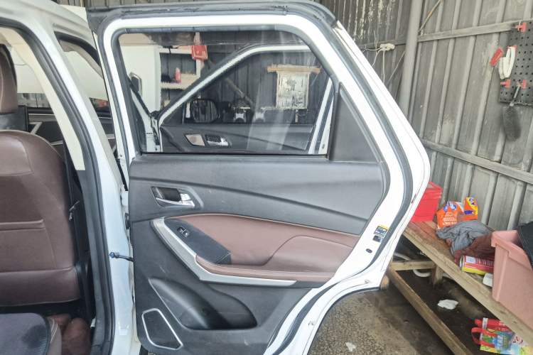 Used Bisu T3 2017 1.3T Manual Luxury Model Right Rear Door Interior