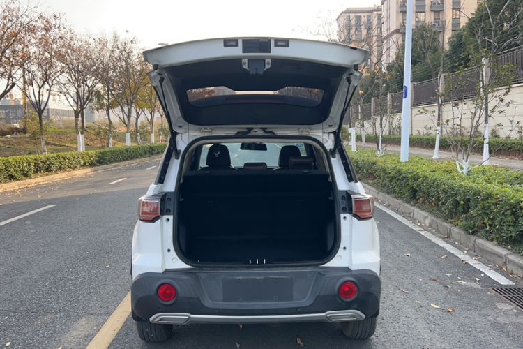 Used Bisu T3 2017 1.3T CVT Flagship Model Trunk
