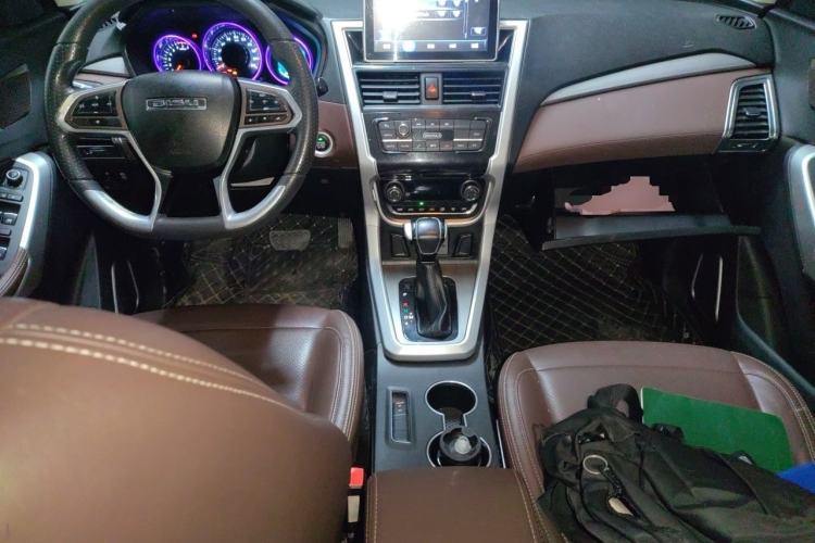 Used Bisu T3 2017 1.3T CVT Luxury Model Center Console