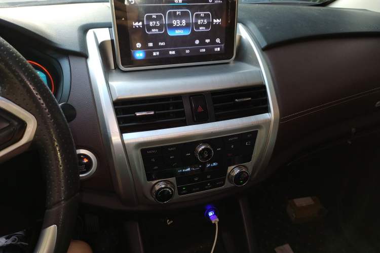 Used Bisu T5 2017 1.5T Manual Comfort Model Audio And AC Panel
