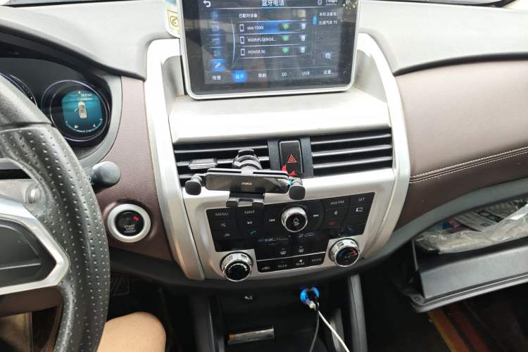 Used Bisu T5 2017 1.5T Manual Comfort Model Audio And AC Panel