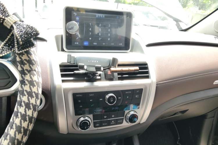 Used Bisu T5 2017 1.5T Manual Comfort Model Audio And AC Panel