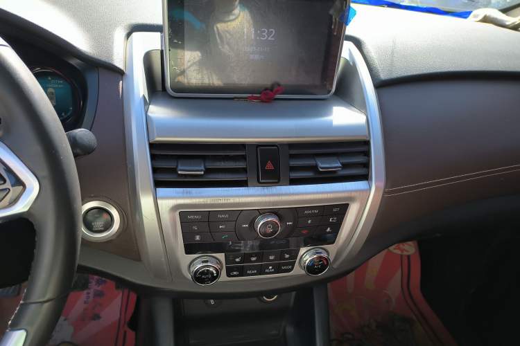 Used Bisu T5 2017 1.5T Manual Elite Version Audio And AC Panel