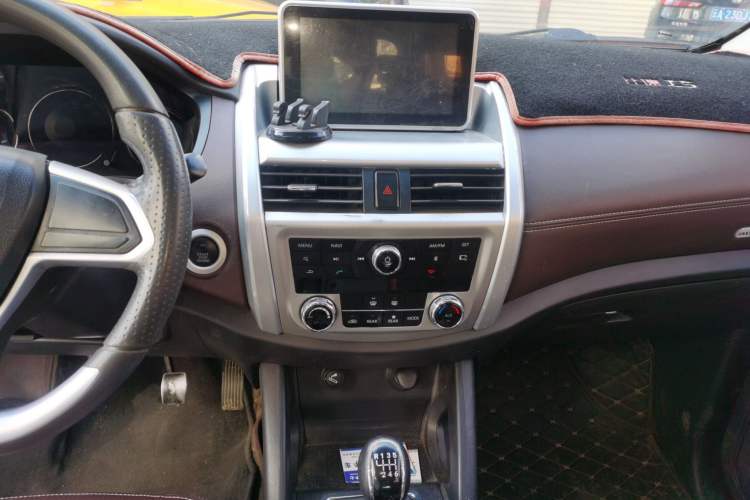 Used Bisu T5 2017 1.5T Manual Comfort Model Audio And AC Panel