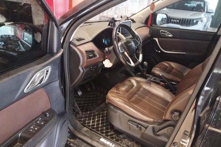Used Bisu T5 2017 1.5T Manual Luxury Model Driver Seat